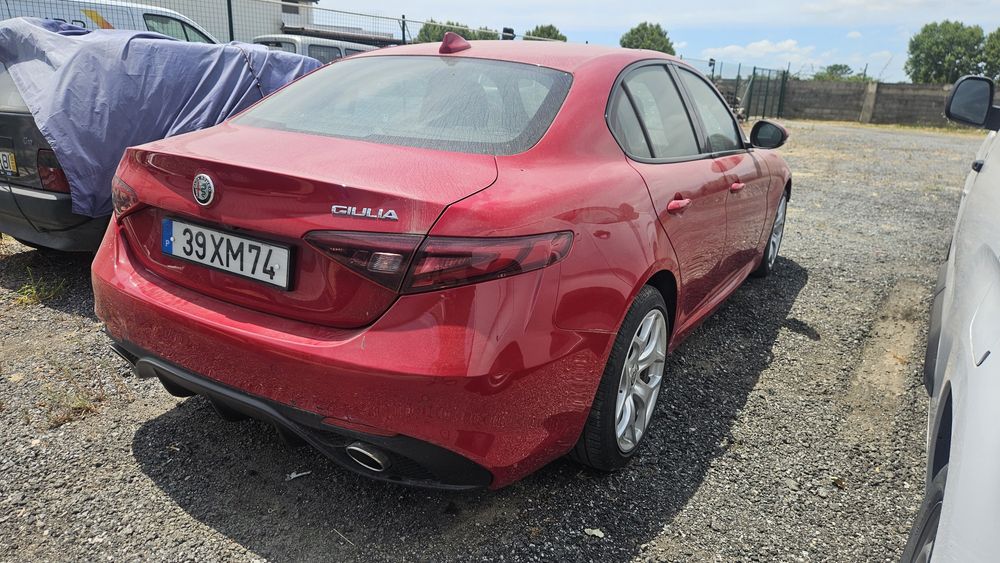 Alfa Romeu Giulia  auto.