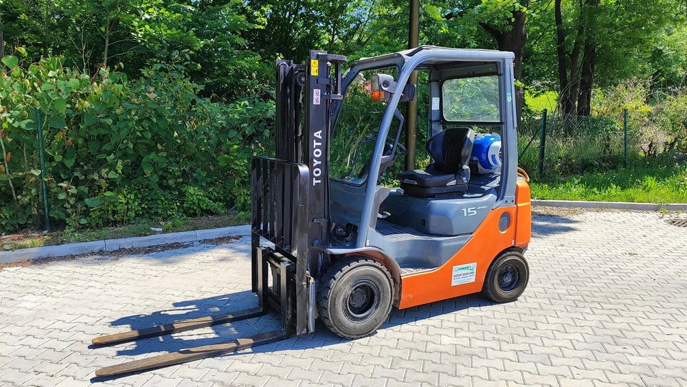 Toyota D02-8FG15  Wózek widłowy stan idealny ważne UDT