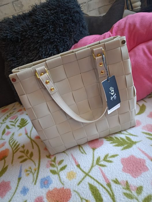 torebka handed by model: Charlotte BFC 700800