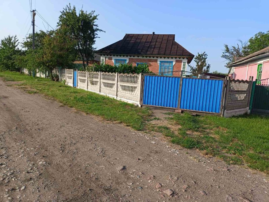 Продам хату в силі Красносілка