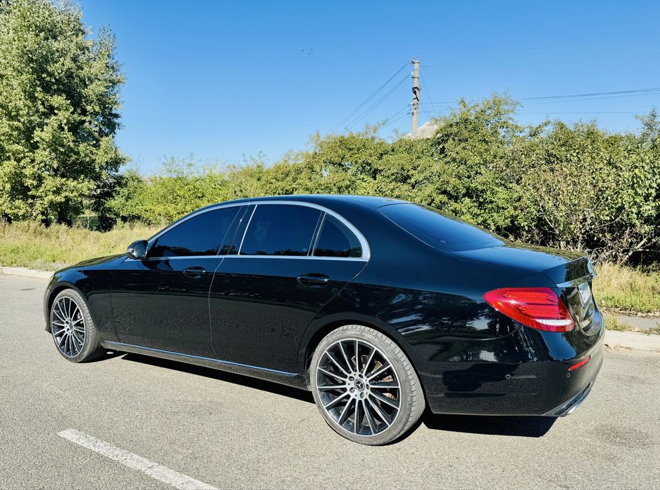 Mercedes-Benz E220D W213 Avantgarde 2019 рік