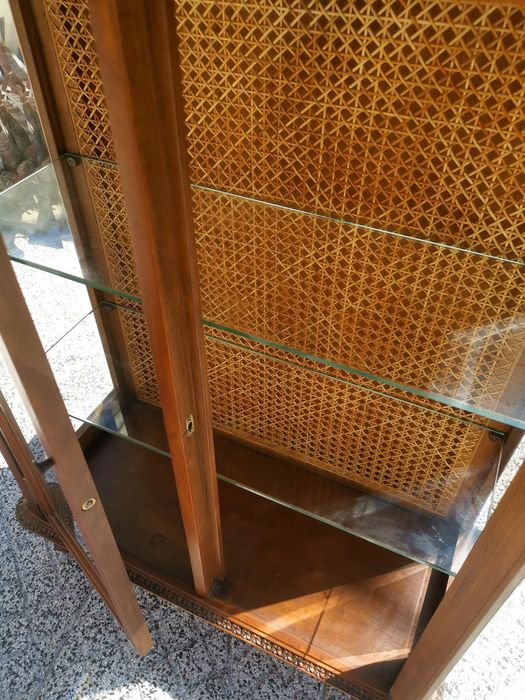 Móvel vitrine duas prateleiras