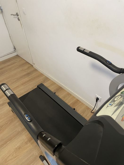 Esteira praticamente nova