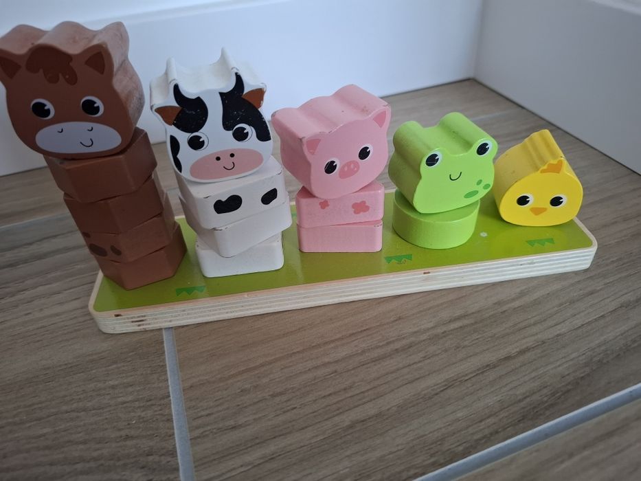 Zestaw,Sorter piesek, bączek biedronka, układanka miś, farma, piłk