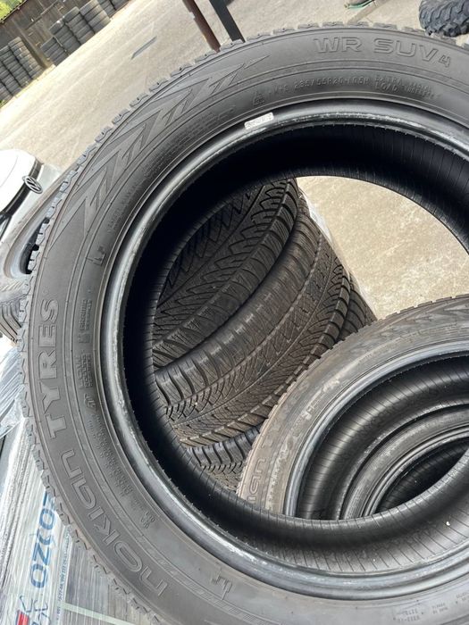 Хороший комплект зимніх шин 235/55R20 Nokian WR SUV4