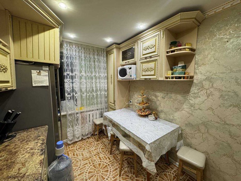 Продаж 3-кімнатної квартири по вул. Сумгаїтській, (район Епіцентру)