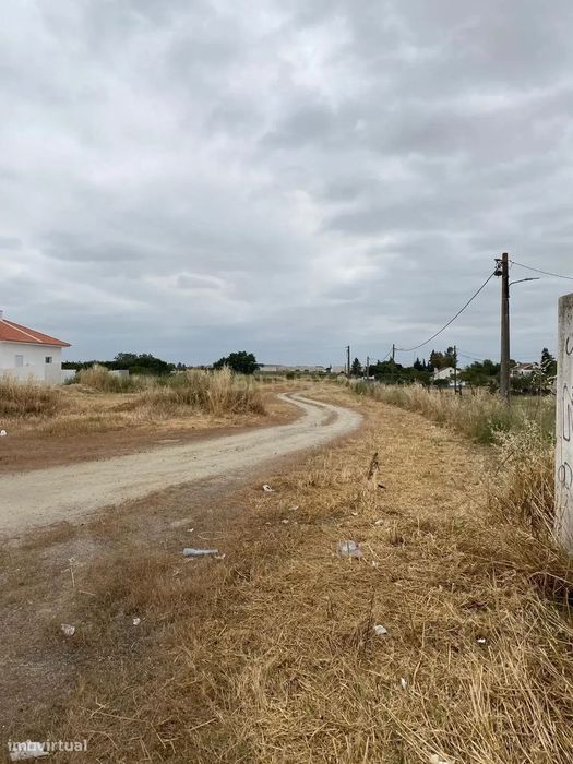 Terreno Com Projecto Aprovado 18 Lotes Para Construção De Moradias Em