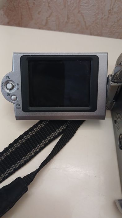 Цифровая видеокамера JVC Everio 20GB (HDD) / Видеокамера JVC