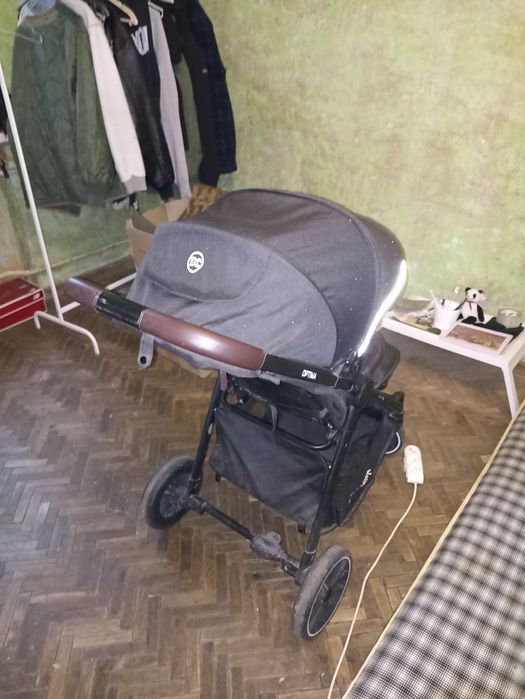 Коляска дитяча рохкладна!