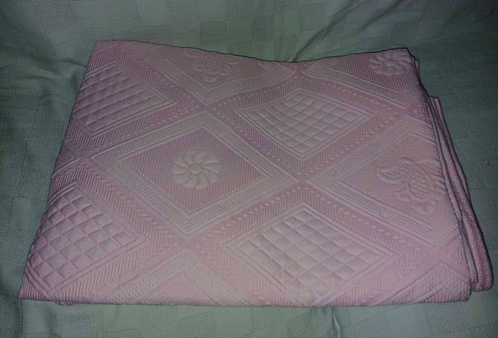 Colcha rosa para cama de casal