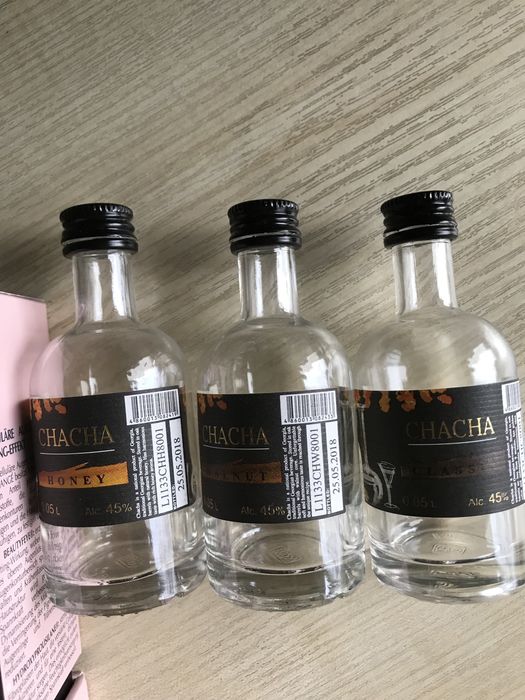 Баночки от кремов, парфюмерии, коробки.