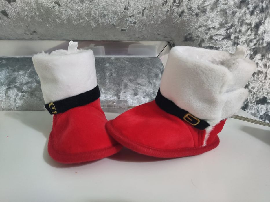 Pantufas de natal de criança novas