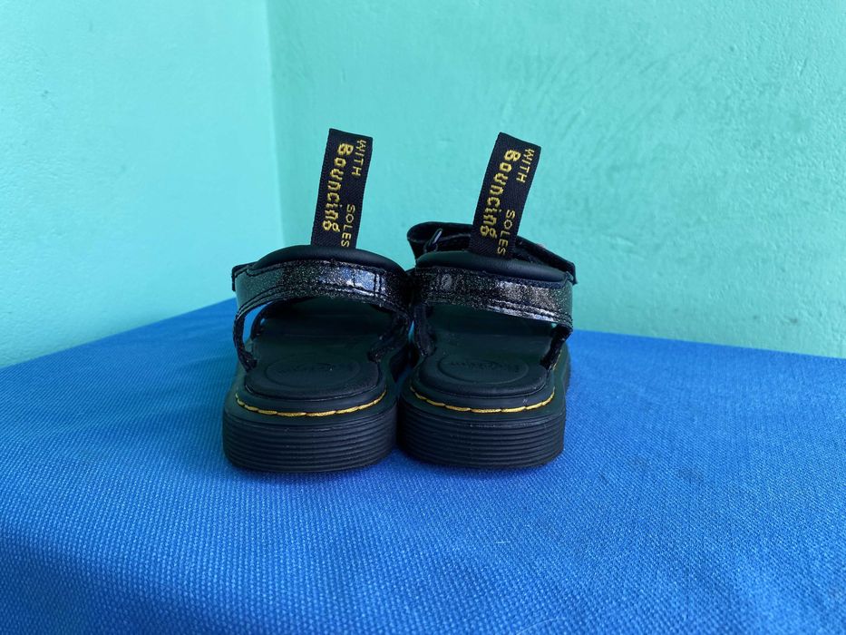 Босоніжки Dr. Martens Klaire J