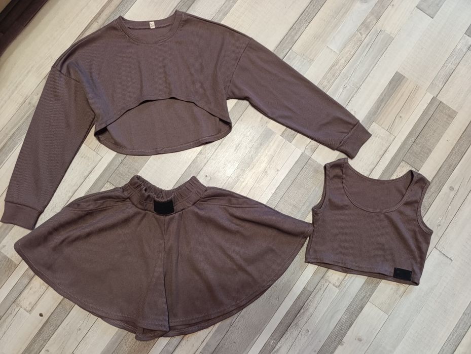 Костюм 3-ка шорти,топ,кофтинка