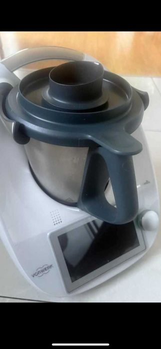 Sprzedam Thermomix TM6 + Friend – zestaw z akcesoriami