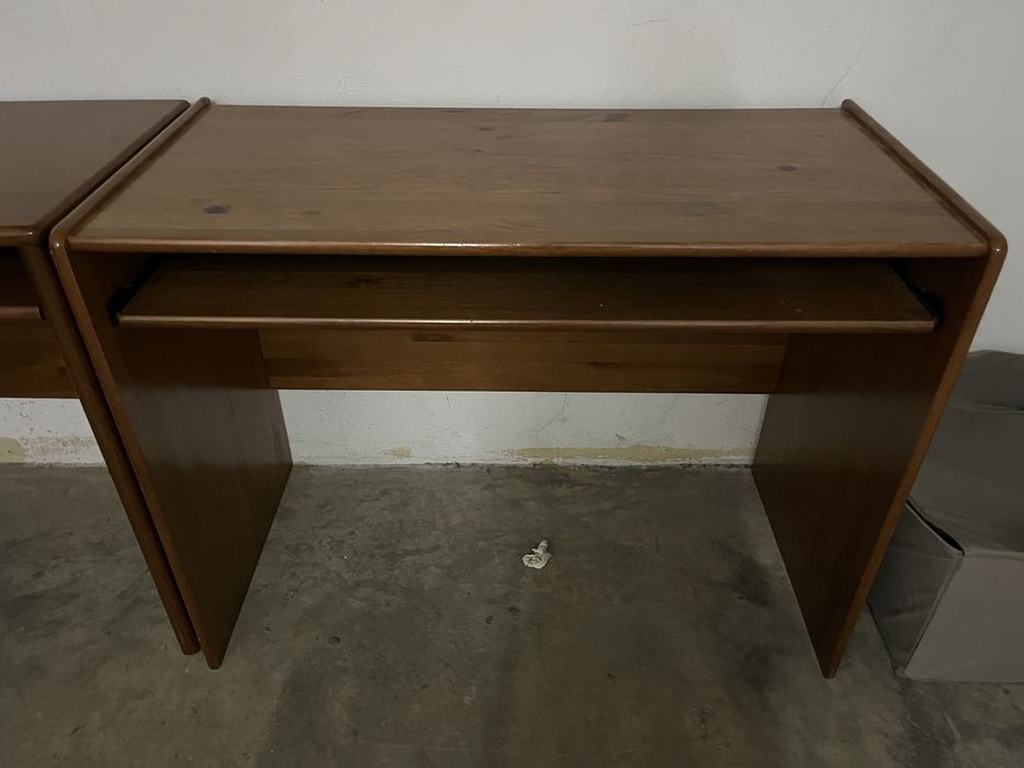 Secretárias de madeira