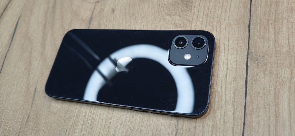 Apple iPhone 12 64GB Black/ neverlock / АКБ 82% / магазин /гарантія