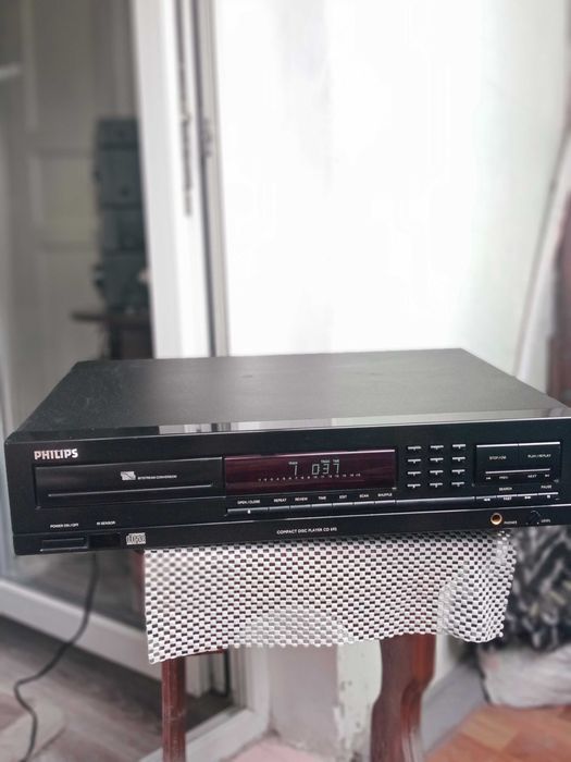 Классический стационарный CD-проигрыватель Philips CD692.