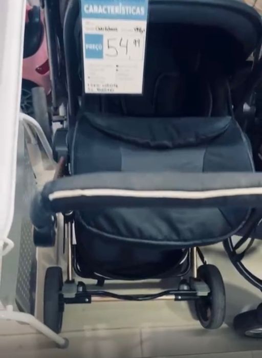 Vende carrinho de bebé recém-nascido