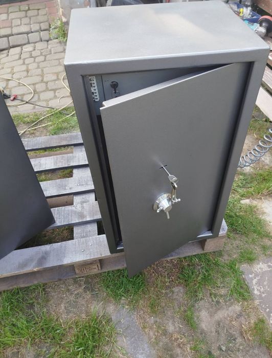 Сейф для зброї та інших цінностей