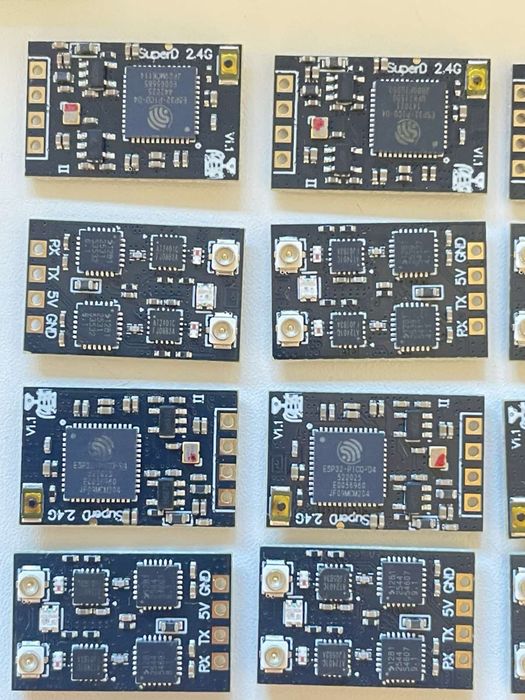 Приймач BetaFPV SuperD ELRS 2.4ГГц с двома антенами