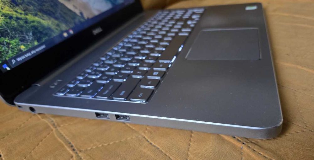 Dell Inspiron 15, 15,6", i5. GeForce750M, Ram 8Gb, SSD 128Gb