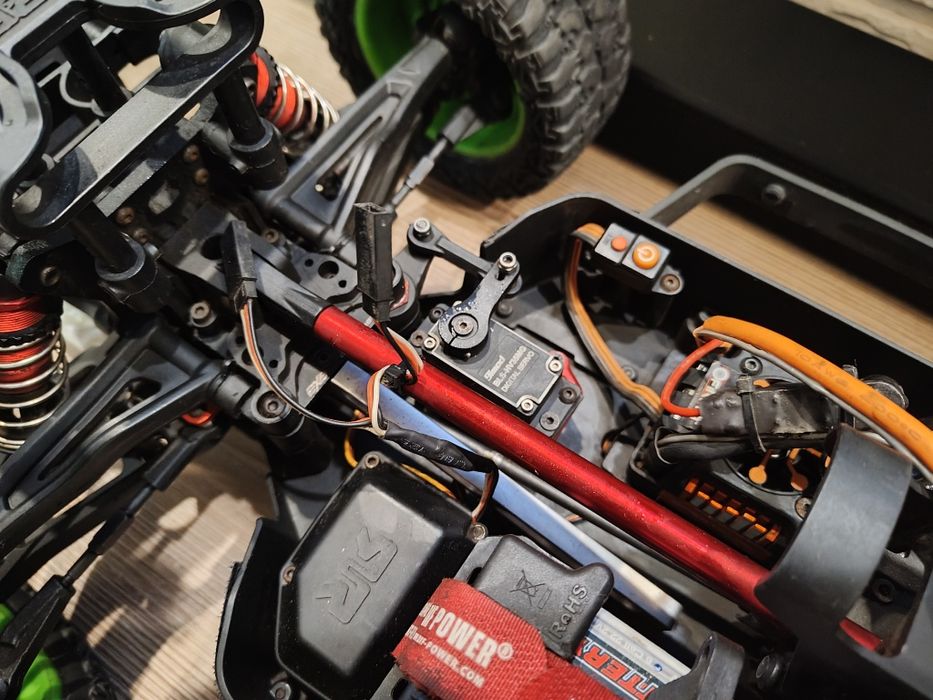 Model RC Arrma mojave 6s 1:7  upgrade
