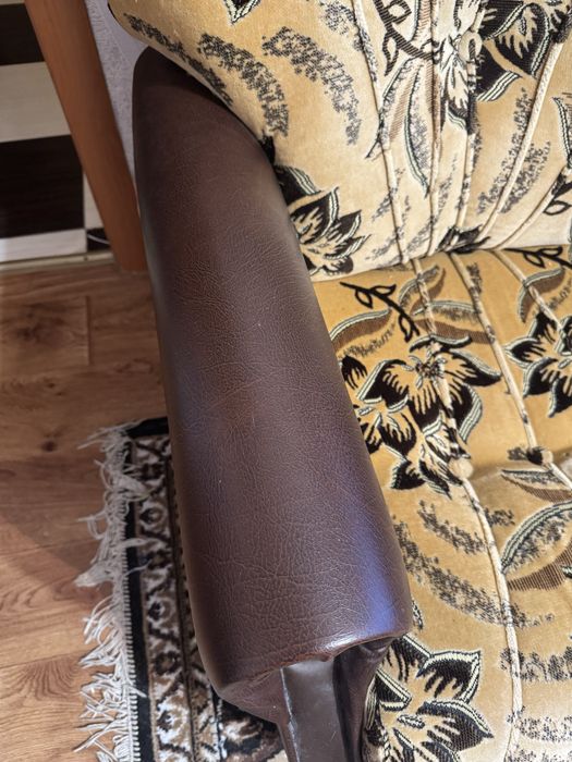 Продам набір диван+2 крісла+2 пуфіка (торг)