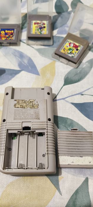 Vendo pack original Nintendo Game Boy (Modelo DMG-01) com lote de 7 jogos