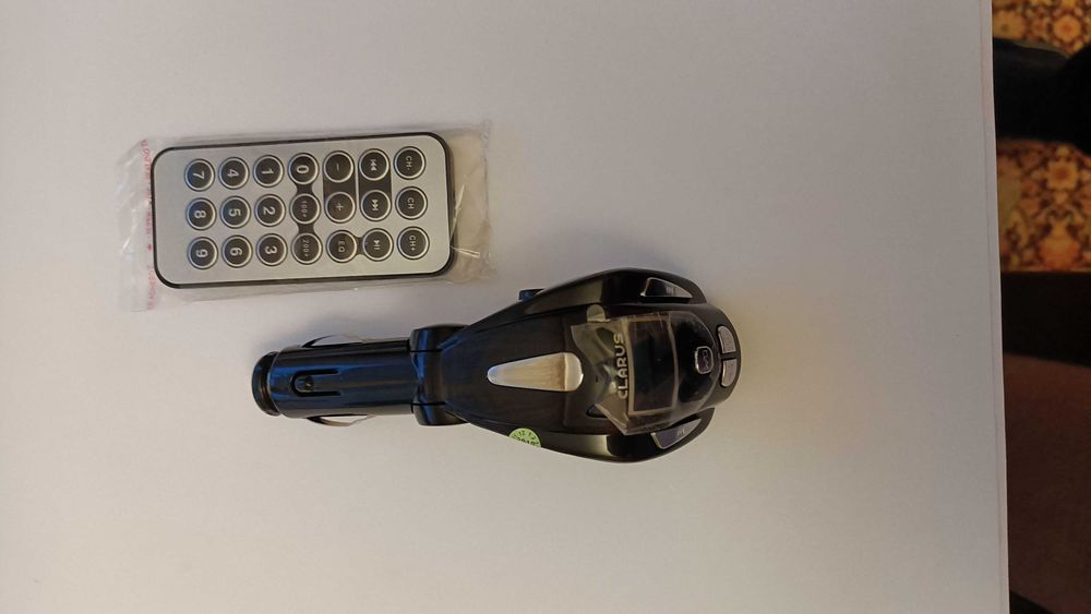 Radiotransmiter z pilotem