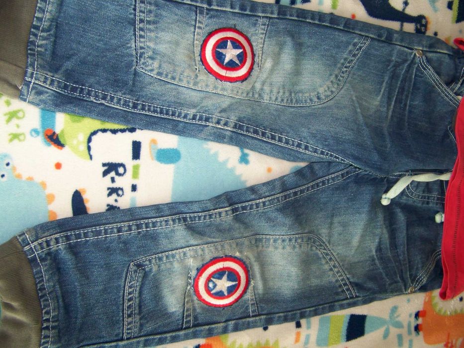 Komplet spodnie jeansy bluzka z kapturem chłopiec jesień zima R. 104