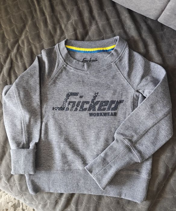 2 bluzy dziecięce Snickers 98/104 + plecak