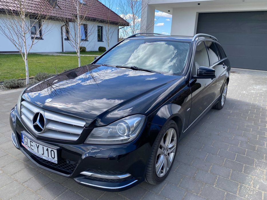 Mercedes C klasa 4-matic 7G-tronic Webasto 231 KM V6 3.0 Diesel 2012 rok