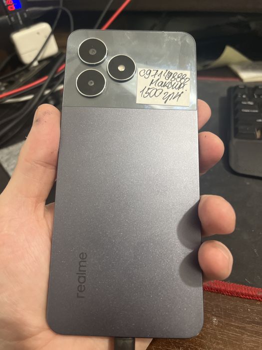 По запчастинам Realme note 50 дисплей битий плата включається і тухне
