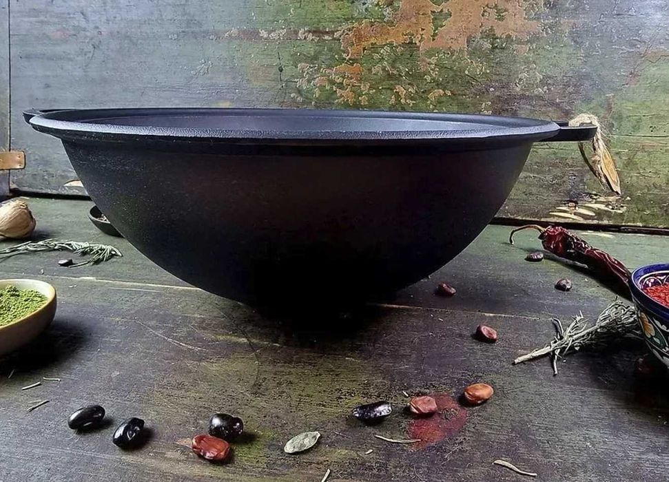 Казан чугунний 8,12,15,18л кришкою сковородою форми Wok В НАЯВНОСТІ