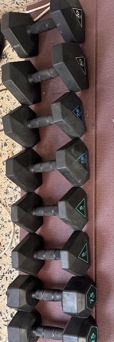 Halter triangular e hexagonal emborrachados