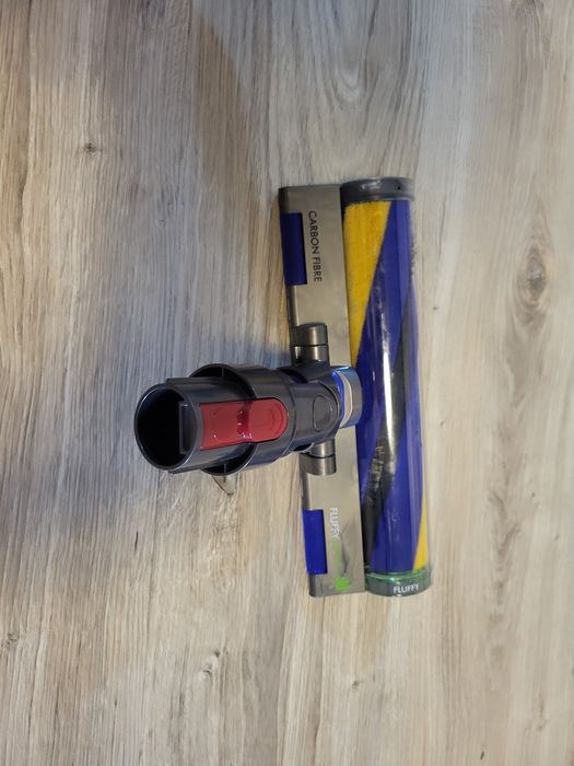 Oryginalna jak Nowa  szczotka Dyson fluffy optic Laserowa laser carbon