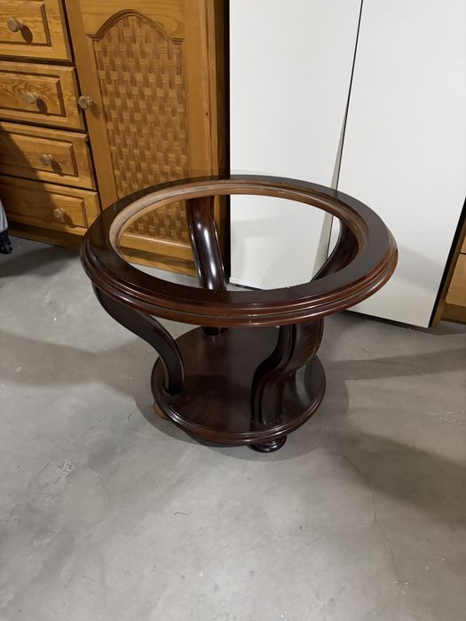 Mesa com tampo de pedra
