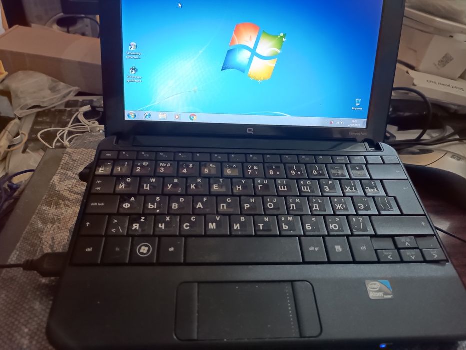 Продам netbook compaq Mini 110. Рабочий батарея разряжена.