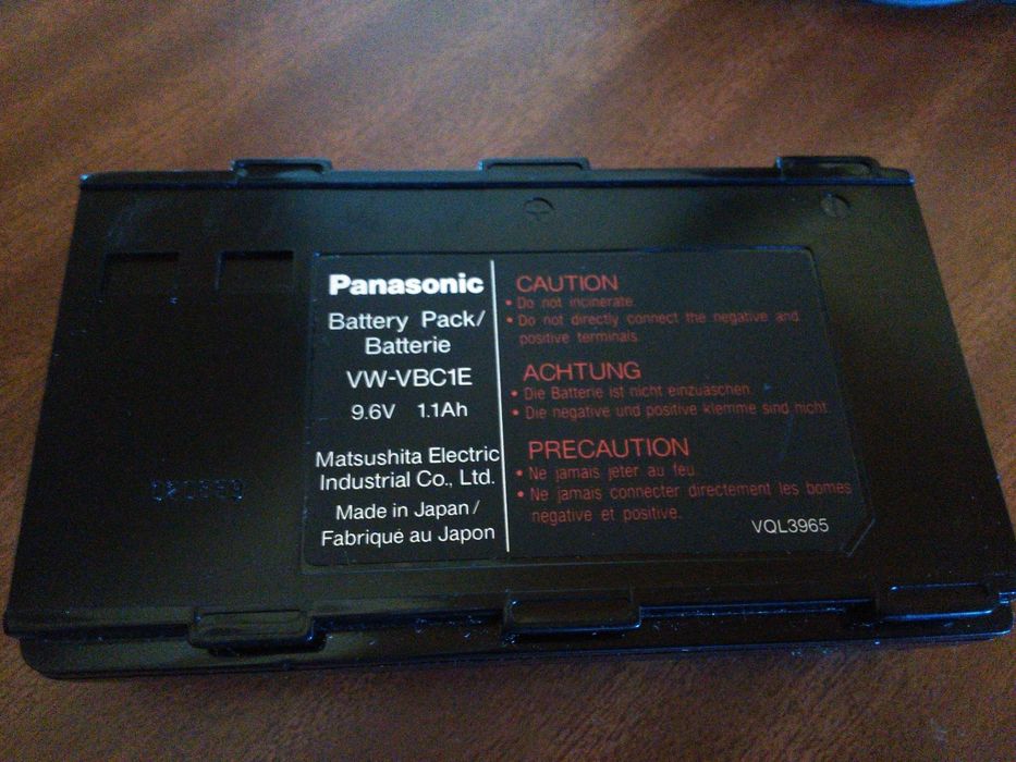 Câmara de Vídeo Panasonic NV-MC30 VHS-C Hi-Fi Stereo + Mala Original e Acessórios