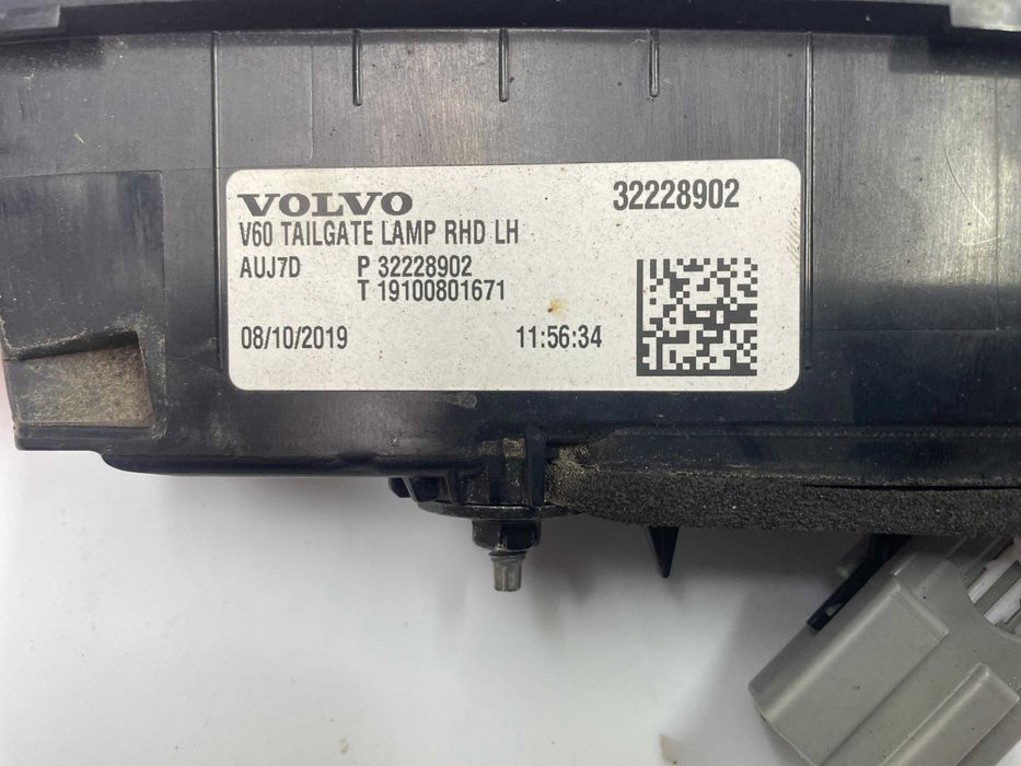 Farolim de mala traseiro esquerdo Volvo V60 (2019)RM34