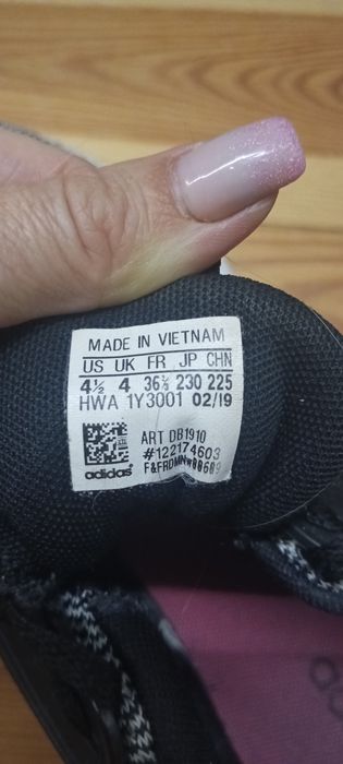 Bardzo lekkie i wygodne buty Adidas Questar Drive. Rozmiar 36 2/3.