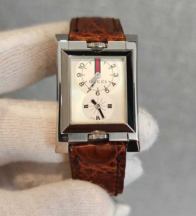 Чоловічий годинник Gucci YA111304 G-Frame Dual Time Swiss made