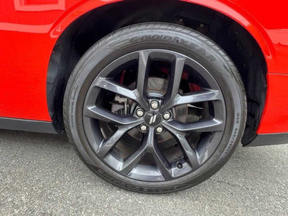 Dodge Challenger      2017