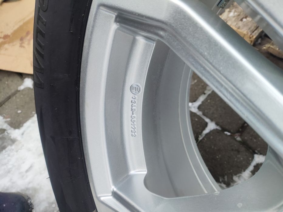 Nowe koła zimowe z czujnikami tpms 215/60/17 toyota ch-r corolla cross