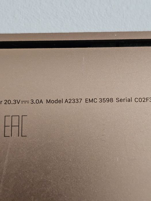 Продам MacBook Air a2337 M1/8/256