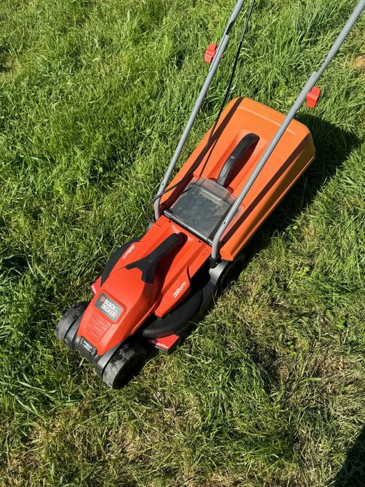 kosiarka elektryczna Black Decker
