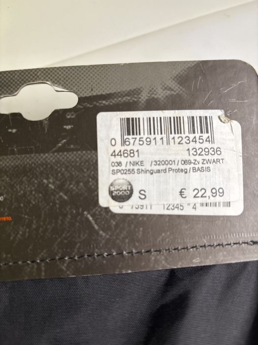 Ochraniacze pilkarskie nike protegga shield