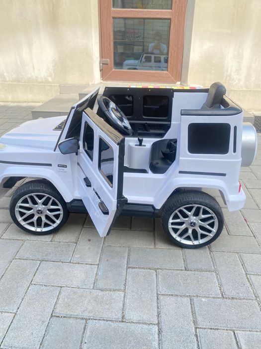 Дитячий автомобіль