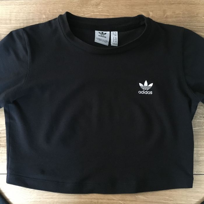 Czarny crop top z długim rękawem Adidas S/36